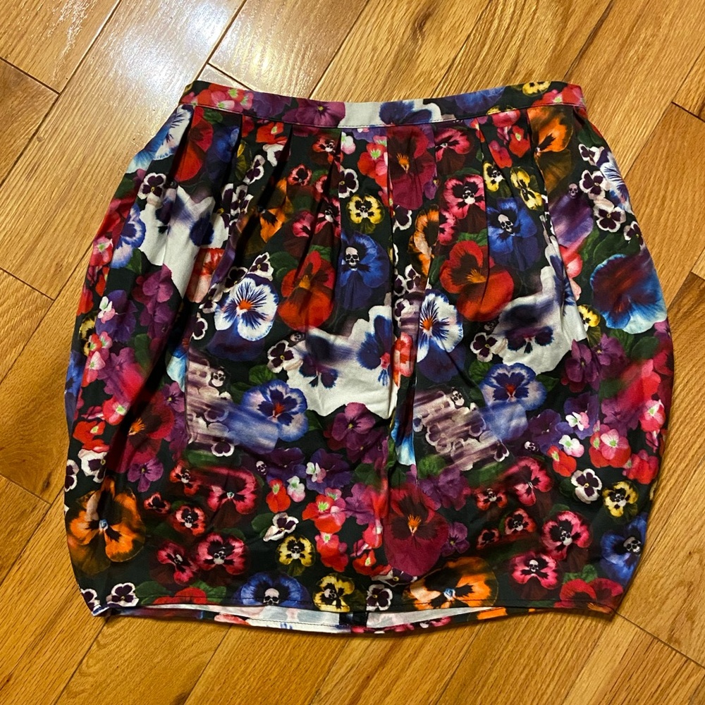 2 for 40$ 💕 Cute flower x skull balloon skirt